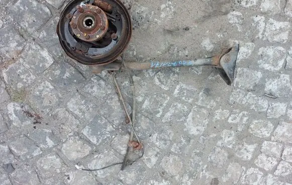 Subaru Forester SG Stub axle 