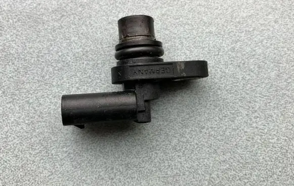 Mercedes-Benz C W205 Camshaft position sensor A2709050400 0232103125