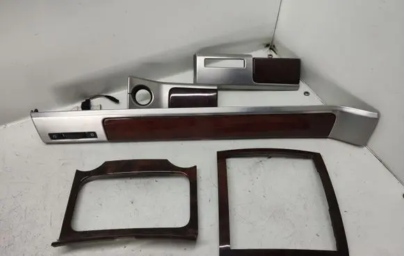 Volkswagen Touareg I Panel trim