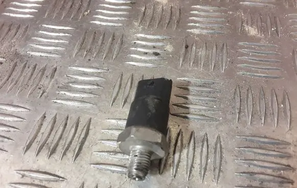 Fuel pressure sensor