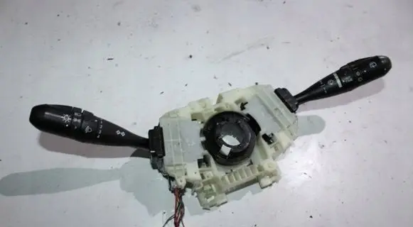 Mitsubishi Colt Tailgate/trunk/boot open switch MR587941