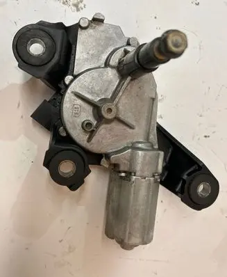 Nissan Qashqai Rear window wiper motor 0390201820