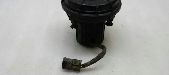 BMW 7 E65 E66 Secondary air pump 11727572581