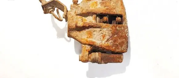 Volkswagen PASSAT B4 Front brake caliper