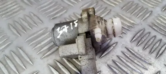 Chrysler Voyager Windscreen/windshield washer pump