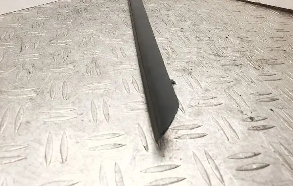 Fender trim (molding)