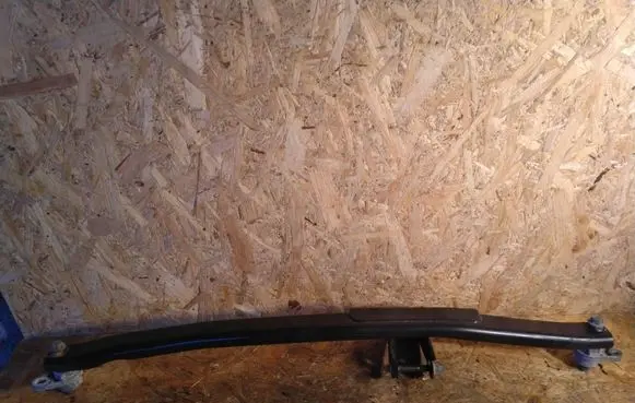 Volvo S60 Engine mounting bracket