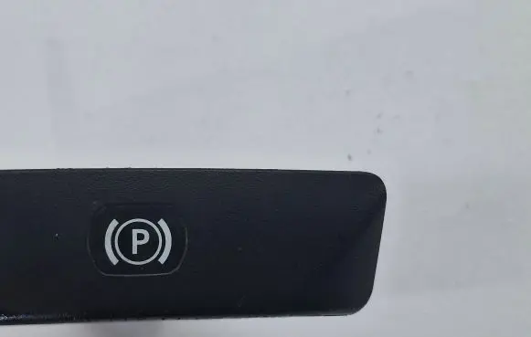 Mercedes-Benz C W204 Hand brake release handle A2044270020