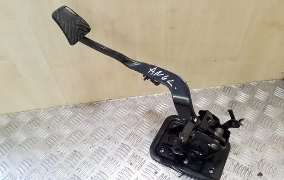 Clutch pedal