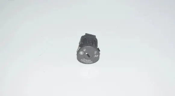 Passenger airbag on/off switch