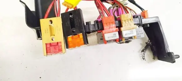 Audi A4 S4 B5 8D Fuse box set 8D1937545