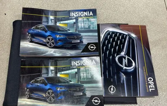 Opel Insignia B Owners service history hand book 