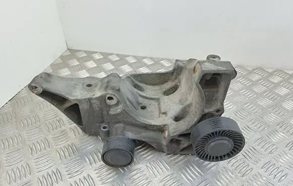 BMW 3 E90 E91 Generator/alternator bracket 7802639