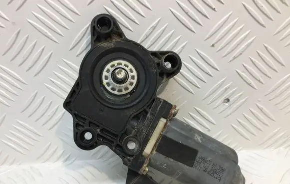 Mercedes-Benz S W220 Rear window wiper motor