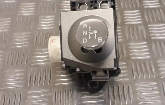 Toyota Prius (XW20) Gear shifter/selector 8945147030 1923002020