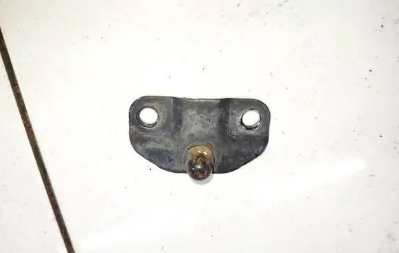 Opel Corsa D Front door lock loop/hook striker 0317