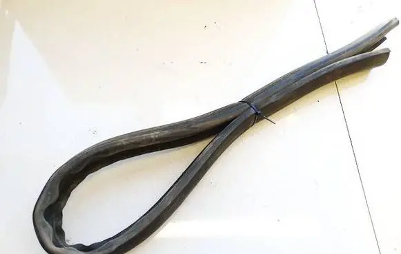 Opel Astra H Engine compartment rubber