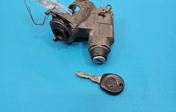 Volkswagen PASSAT B3 Ignition lock IMPRK1598196