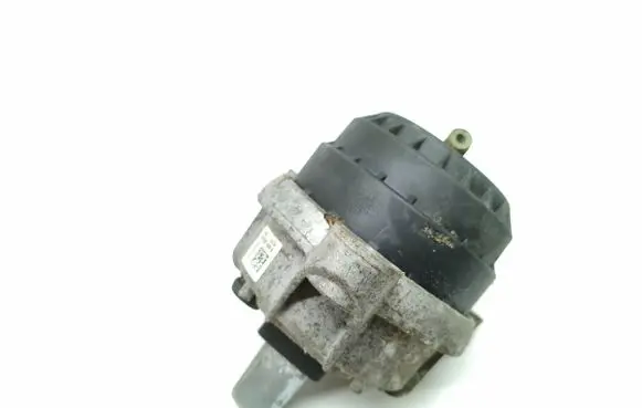 BMW 5 F10 F11 Engine mount bracket 6868302 161015