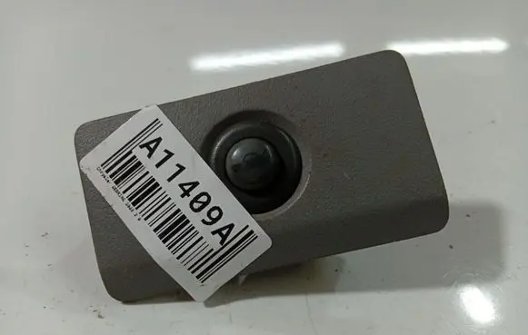 Chrysler Sebring (JS) Tailgate opening switch