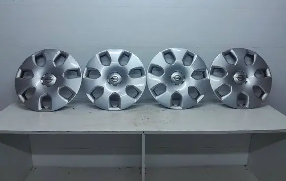 Opel Astra J R16 wheel hub/cap/trim 13267802 13267803