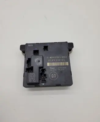 Mercedes-Benz E W211 Door control unit/module 2118704126