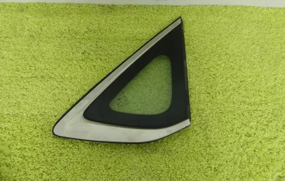 Hyundai Genesis Rear side window 87820-b1000