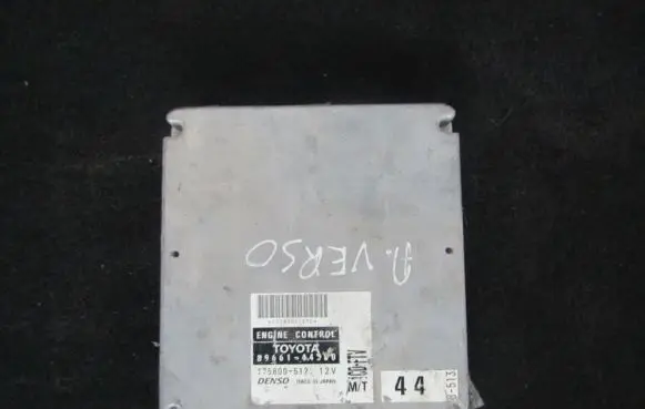 Toyota Avensis Verso Engine control unit/module 8966144300 89661-44300