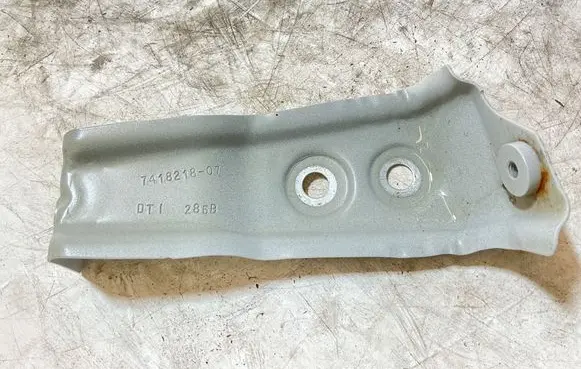 BMW X5 G05 Fender mounting bracket 7418218 286B