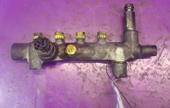 Opel Meriva A Fuel main line pipe