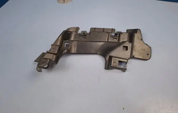 Mercedes-Benz GLC C253 Front bumper mounting bracket A2538850106