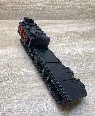 BMW 5 E60 E61 Fuse module 6932452 106887