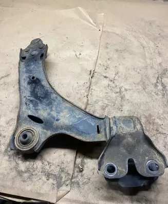 Volvo XC60 Front lower control arm/wishbone 8G9N3A053A T033A