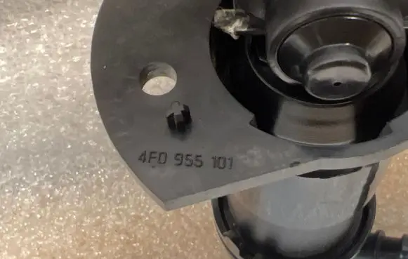 Headlight washer spray nozzle
