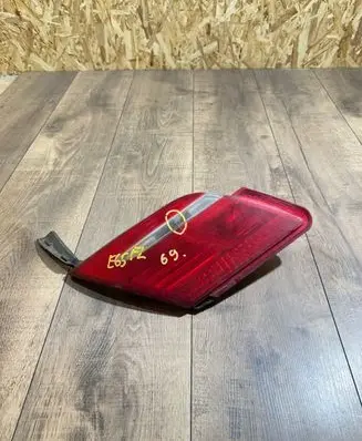 Tailgate rear/tail lights