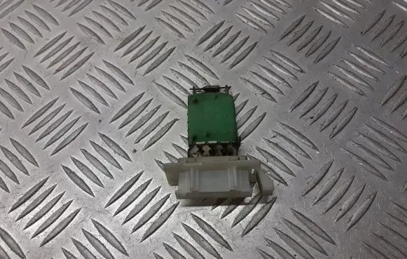 Dacia Logan I Heater blower fan relay 