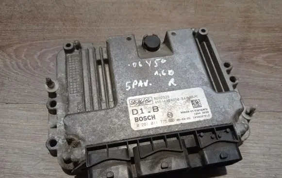 Volvo V50 Engine control unit/module 0281011775 8692329 4N5112A650BA
