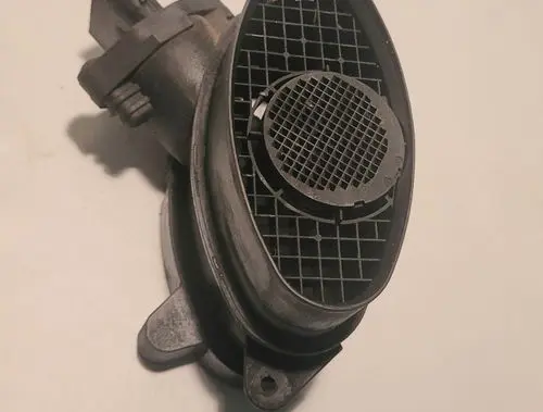 BMW 5 E39 Mass air flow meter 7787076 0928400468