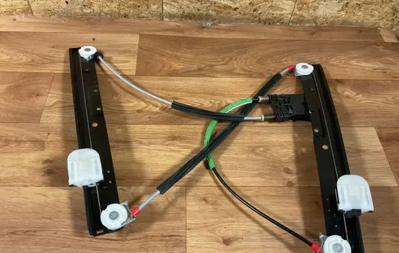 Ford Mondeo MK IV Front window lifting mechanism without motor 7S71A23200BX