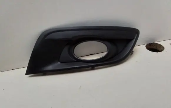 Mazda 3 I Front fog light trim/grill BS3E50C21