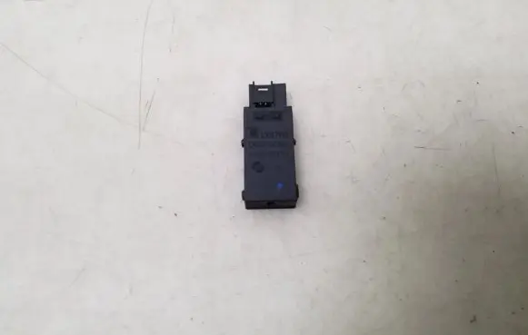 Opel Astra J AUX in-socket connector 13317917