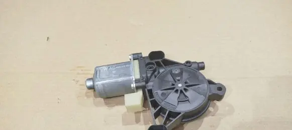 Volkswagen Crafter Front door window regulator motor 8W0959801 0130822705