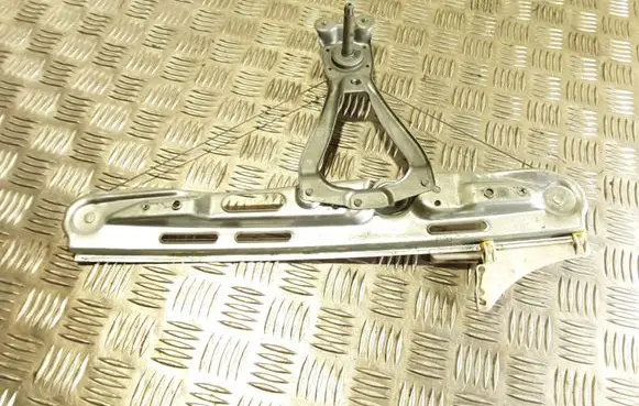 Rear door manual window regulator