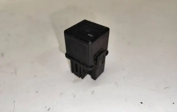 Mitsubishi Carisma Other relay MB955381 V23134B52X240