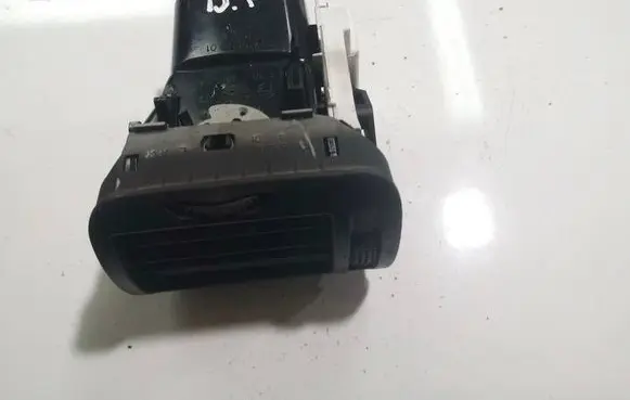 Volkswagen PASSAT B5.5 Dash center air vent grill 