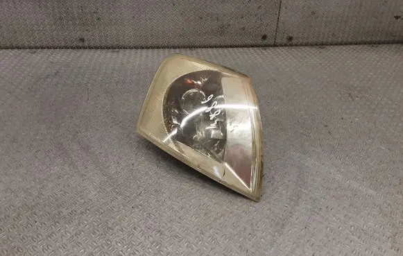 Volkswagen PASSAT B5 Front indicator light 3B0953042