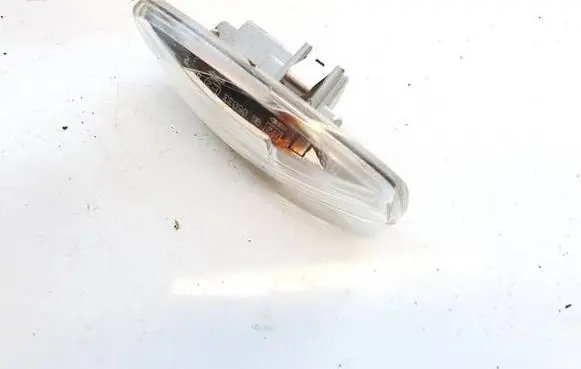 Citroen C4 I Picasso Front fender indicator light E20105033