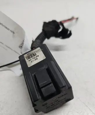 Opel Astra H Coolant fan relay 13119468