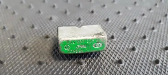 Volkswagen Golf IV Other relay 443937105A 30A12V