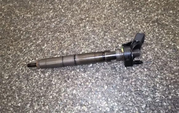 Audi A6 S6 C6 4F Fuel injector 059130277AA